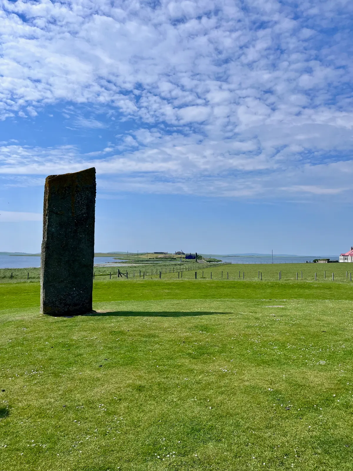 Ein keltisches Steinmonument auf den Orkney Islands