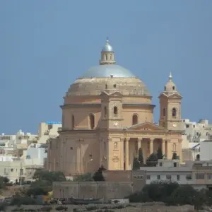 Landausflug in Valetta: Die berühmte Rotunde von Mosta beeindruckt mit ihrer riesigen freitragenden Kuppel