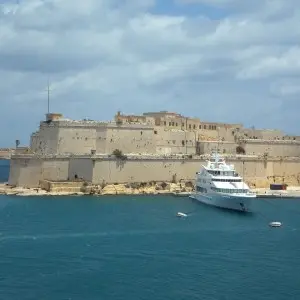 Landausflug in Valetta: Blick auf die Befestigungsanlagen von Birgu