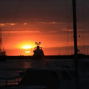 Landausflug in Zadar: Sonnenuntergang am Hafen von Zadar