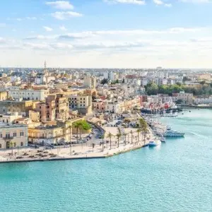 Die Küstenstadt Brindisi besitzt einen natürlichen Hafen