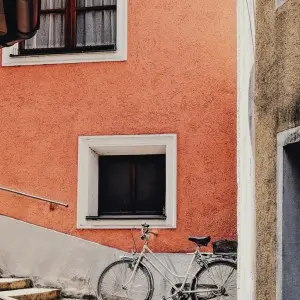 Während eines Landausfluges entdecken Sie die kleinen und bekannten Gassen von Passau