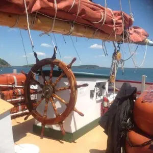 Das Schiff mit dem der Ausflug durchgeführt wird, bereitet einen besonderen maritimen Flair