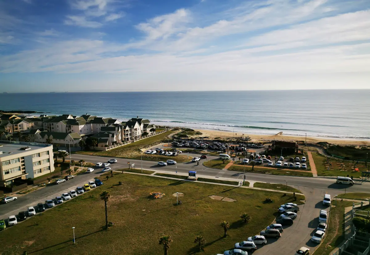 Port Elizabeth im Bild von Christian Asare-Baah auf Unsplash