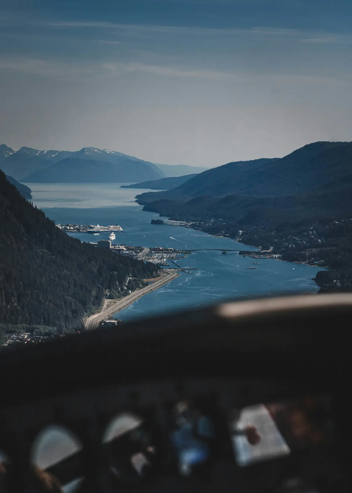 Juneau in Alaska im Foto von Eric Hooper auf Unsplash