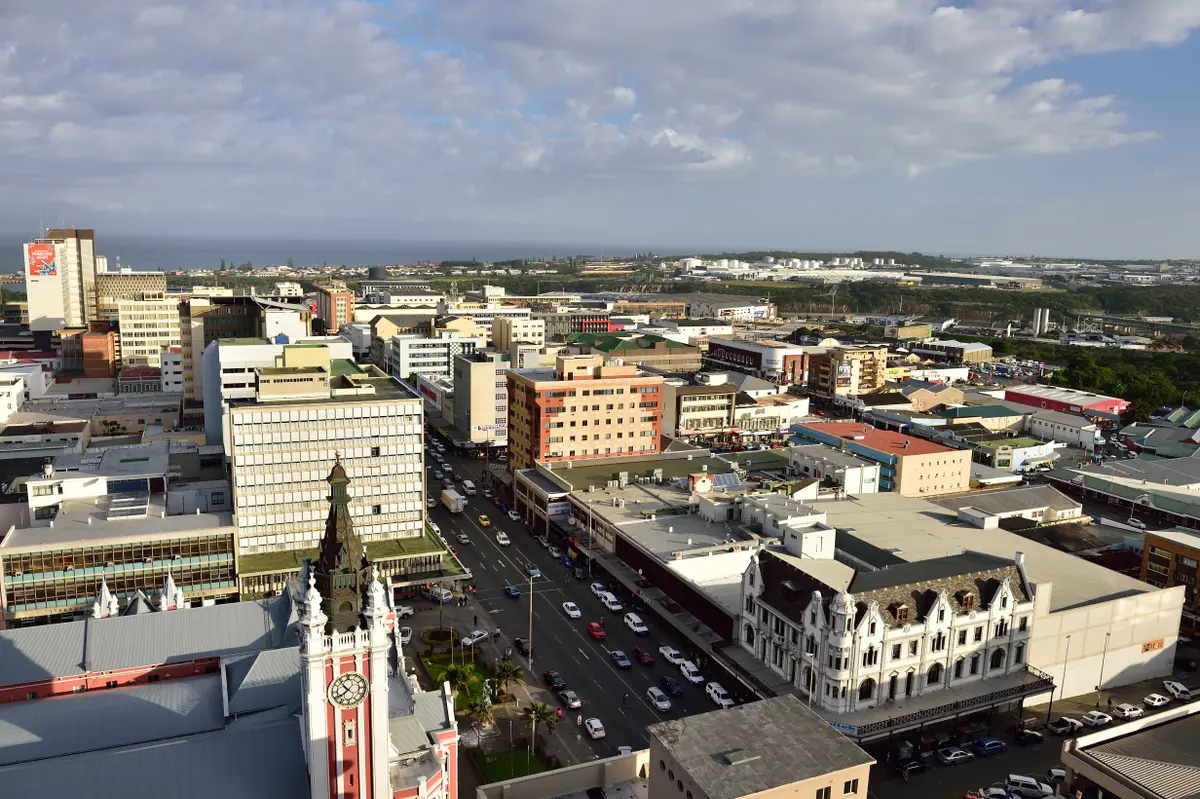 East London im Bild von By South African Tourism via Wikipedia