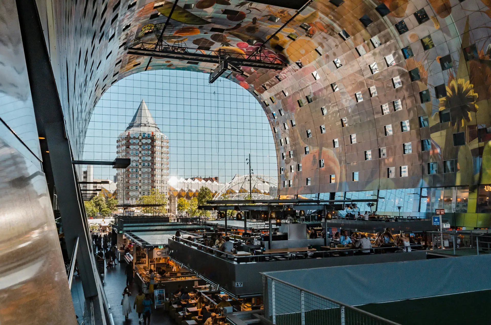 mike-van-den-bos-fbQv3cx--bM-unsplash Die Markthalle im Foto von Mike van den Bos auf Unsplash